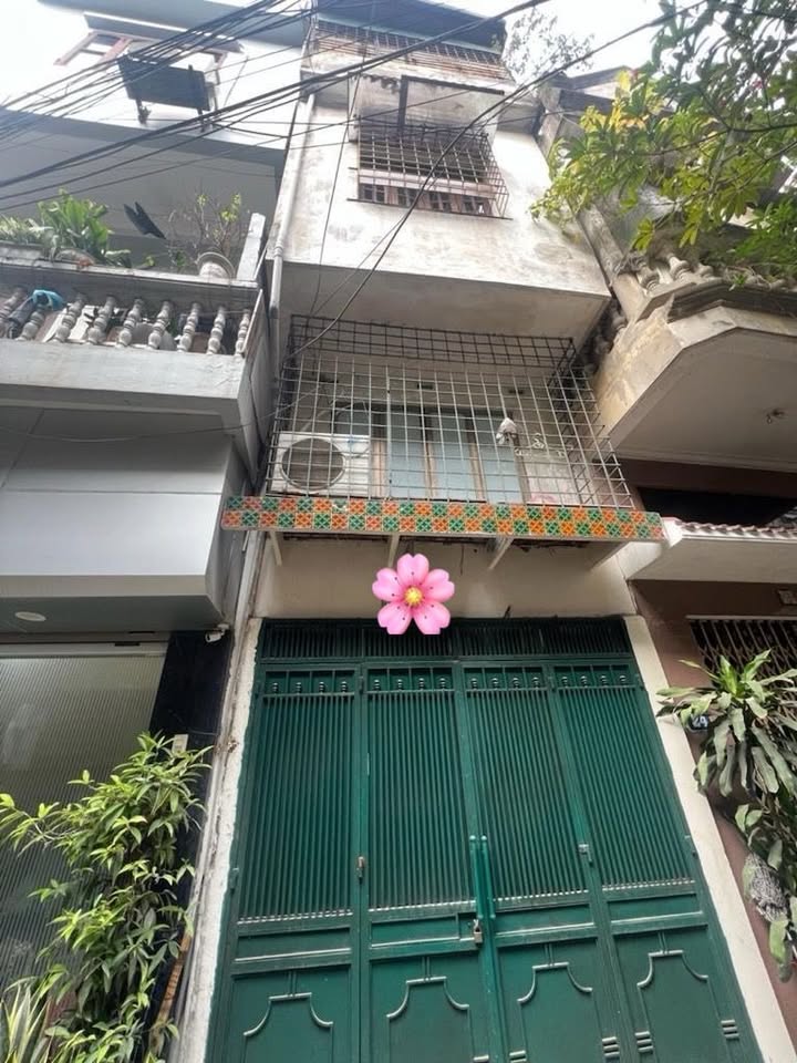 Nhà phố 4 tầng Bạch Mai 28m² giá 5 tỷ - Sổ đỏ chính chủ, tiện ích đầy đủ!