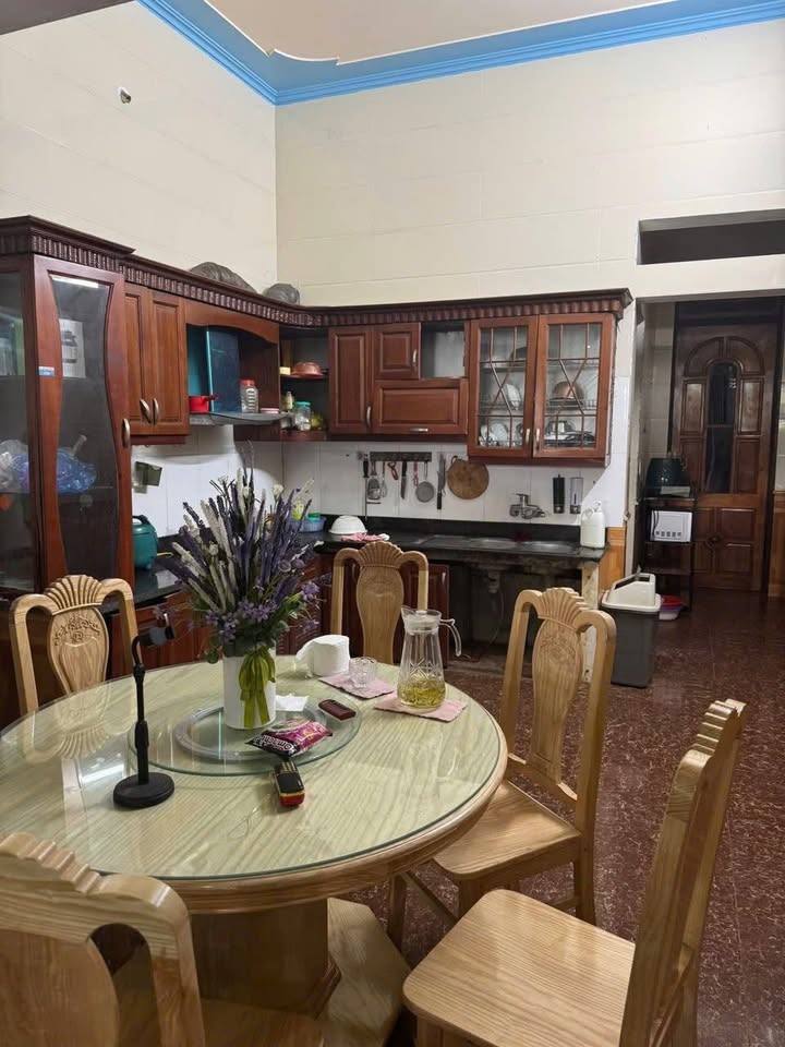 Nhà 3 tầng mặt phố Tân Hà, Tuyên Quang 208m² giá 5 tỷ - Đầu tư sinh lời cho tương lai!