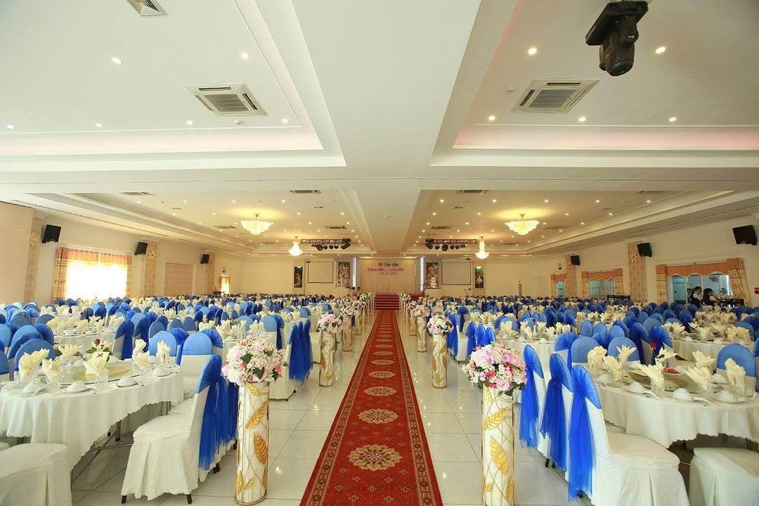 Cho thuê nhà mặt tiền Nguyễn Văn Tăng, TP. Thủ Đức 2.600m² - Diện tích lớn, phù hợp kinh doanh!