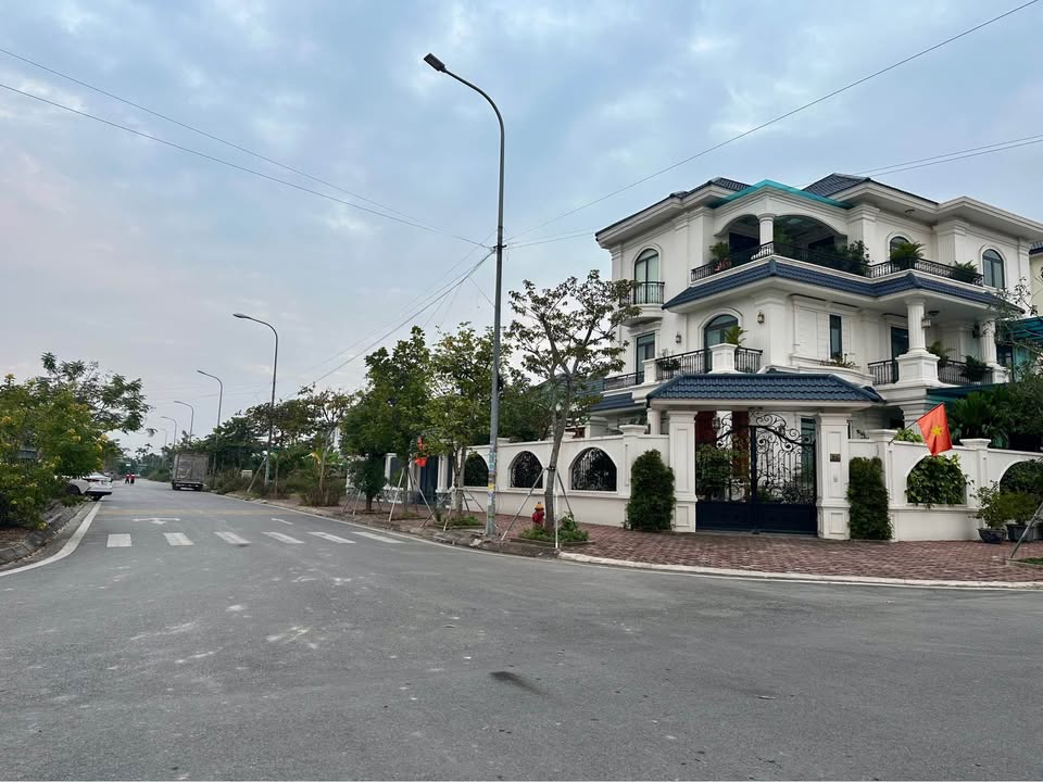 Bán lô biệt thự tại KĐT Tân Thành, Uông Bí 330m² - Cơ hội đầu tư hiếm có!