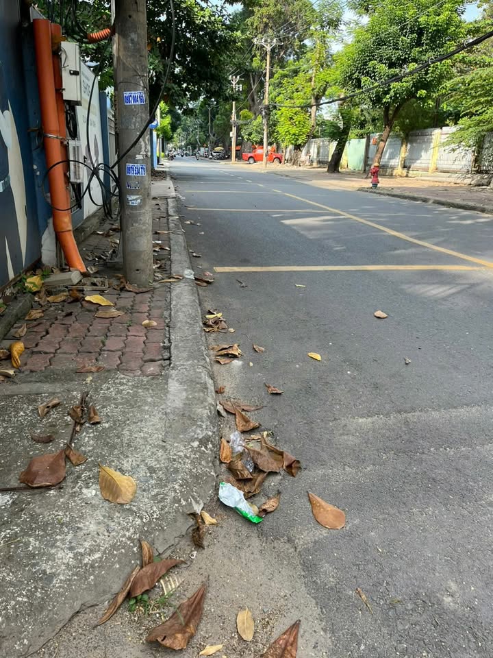 Cho thuê tòa nhà mặt tiền đường Hồng Hà, Tân Bình, 1000m² - Diện tích lớn, vị trí đẹp!