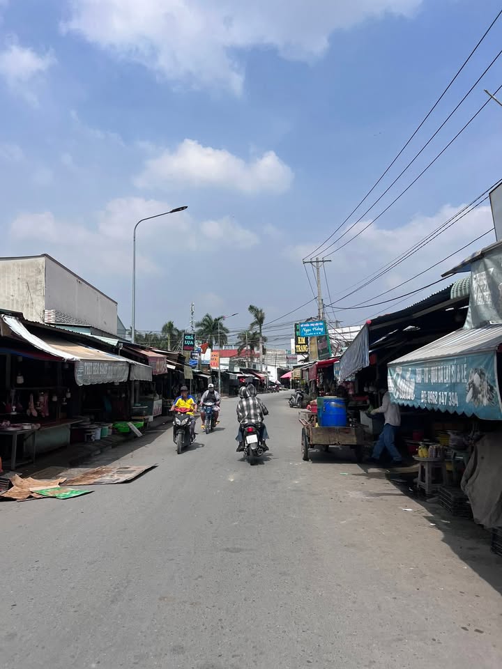 Đất xây trọ tại KCN Tân Đức, 572m² giá 5.5 tỷ - Cơ hội đầu tư hấp dẫn!