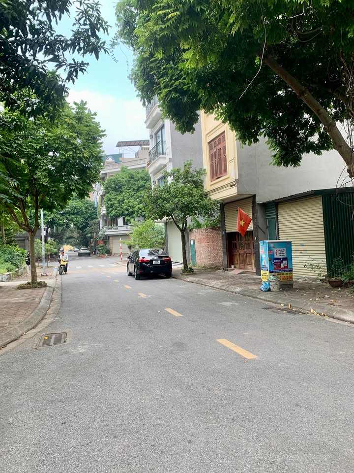 Đất nền Giang Biên Long Biên 58m² giá 15 tỷ - Đường rộng ô tô tránh nhau