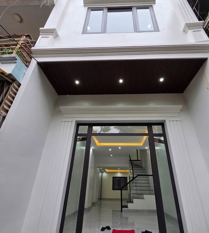 Nhà bán Ngọc Thụy Long Biên 52m² giá 9.2 tỷ - Thiết kế hiện đại, sẵn sàng ở ngay!