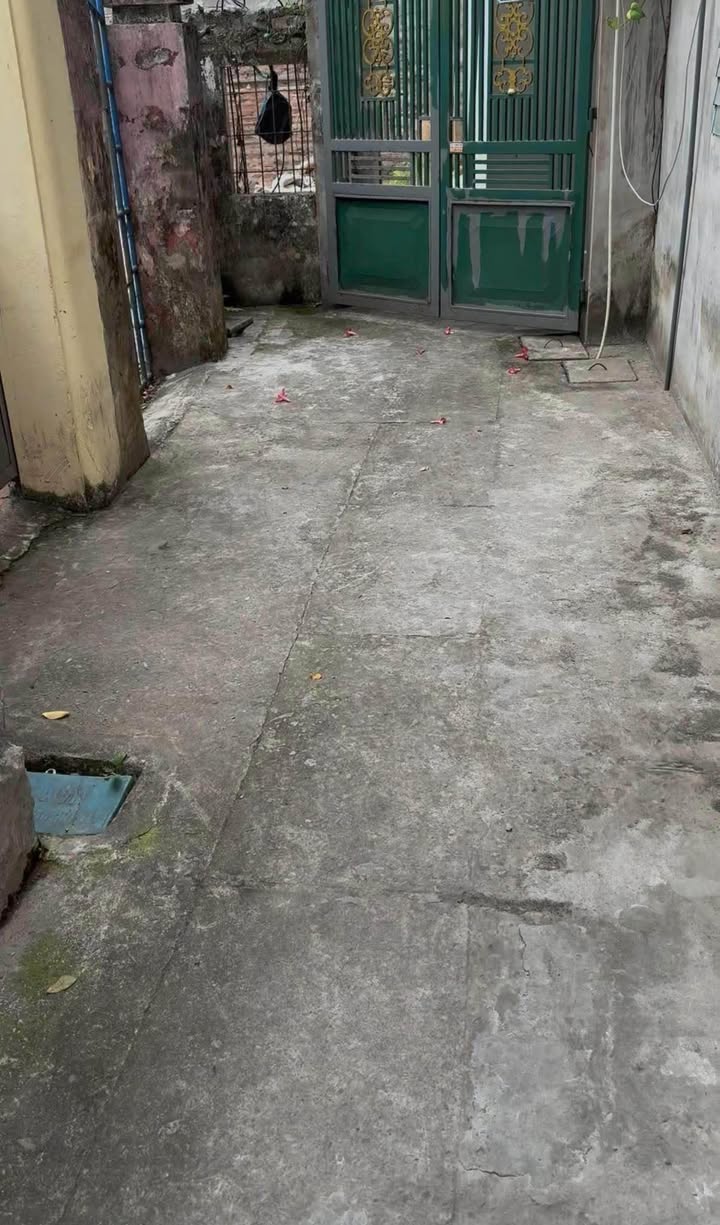 Đất Hùng Vương Nam Định 50m² giá 2.7 tỷ - Sổ đỏ chính chủ, thương lượng tốt!