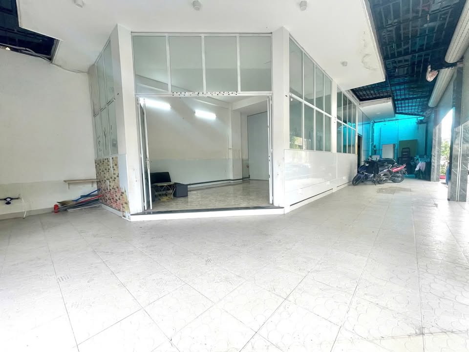 Cho thuê FrontHouse 2 mặt tiền Hiệp Thành, Quận 12, 150m² - Giá chỉ 9 triệu/tháng!