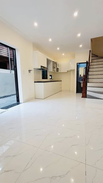 Nhà 4 tầng mới xây tại Phố Tình Quang, Giang Biên 34m² giá 4.6 tỷ - Chính chủ bán gấp!