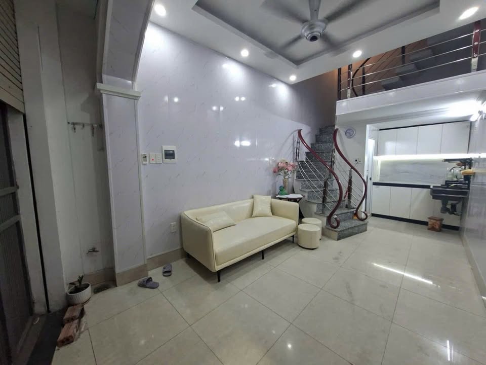 Nhà 3 tầng 196 Tô Hiệu, Hải Phòng - Giá 1 tỷ - Chính chủ bán gấp!