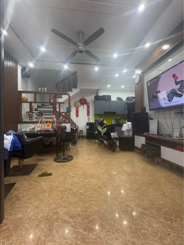 Nhà mặt ngõ Trần Nguyên Hãn 43.5m² giá 3.6 tỷ - Phù hợp kinh doanh nhỏ lẻ!