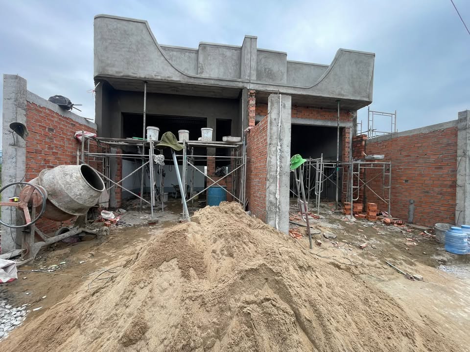 Nhà phố Phước Hậu, Cần Giuộc 90m² giá 1.38 tỷ - Nhà mới hoàn thiện, sẵn sàng vào ở!