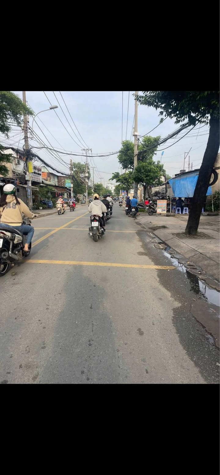 Nhà xưởng mặt tiền đường Ngô Chí Quốc 400m² giá 36 tỷ - Kinh doanh sầm uất!