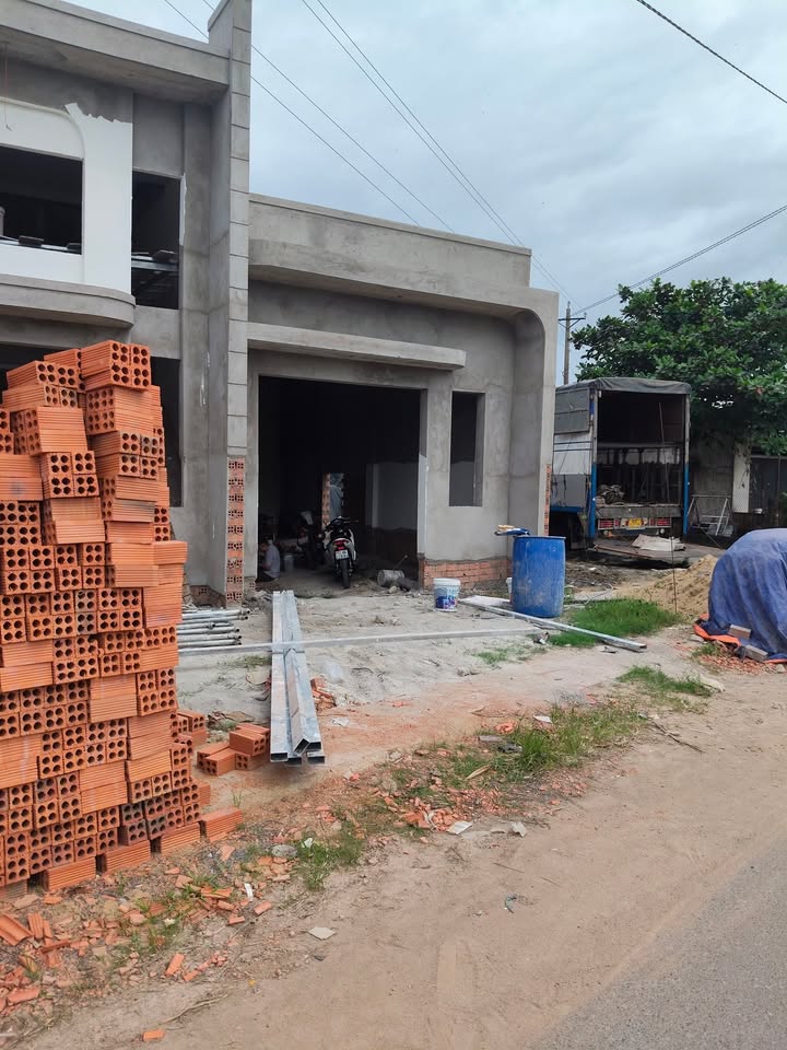 Nhà mặt tiền Quốc lộ 1A, 100m² giá 1.57 tỷ - Kinh doanh buôn bán ngay!