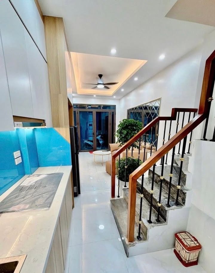 Nhà đẹp Kim Giang 40m² giá 6 tỷ - Đỗ ô tô thoải mái!