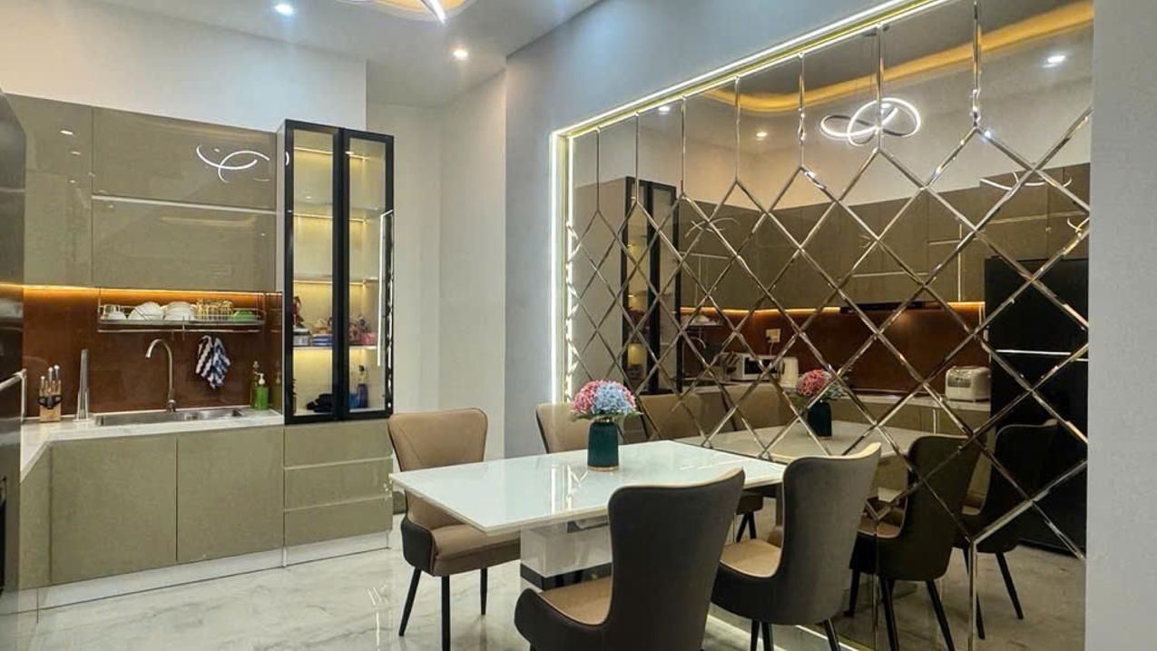 Bán nhà mặt tiền Đất Thánh, P6, Q. Tân Bình 92m² giá 17 tỷ - Đầu tư sinh lời ngay!