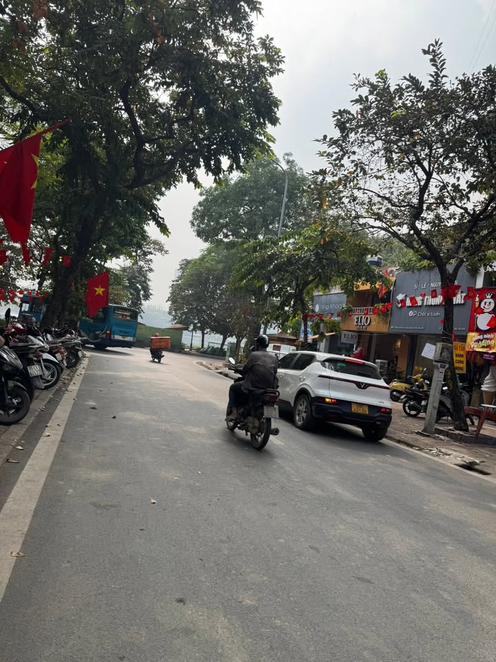 Căn hộ Chung cư A6 Kim Mã 62m² giá 8 tỷ - Vị trí đắc địa gần hồ Giảng Võ!