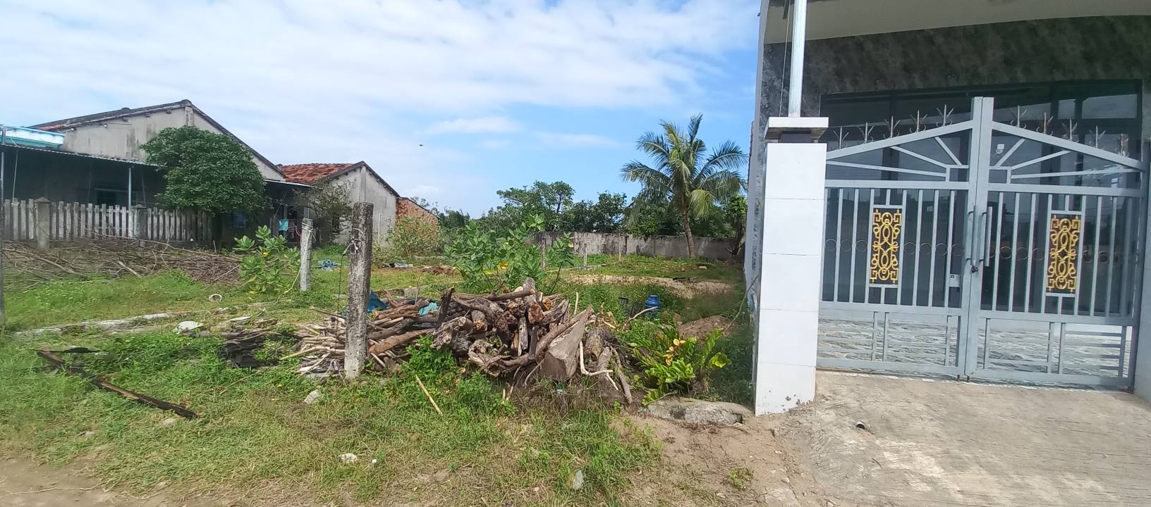 Nhà bán Hòa Hiệp Bắc, Đông Hòa 200m² giá 2.1 tỷ - Sổ hồng chính chủ, thương lượng ngay!