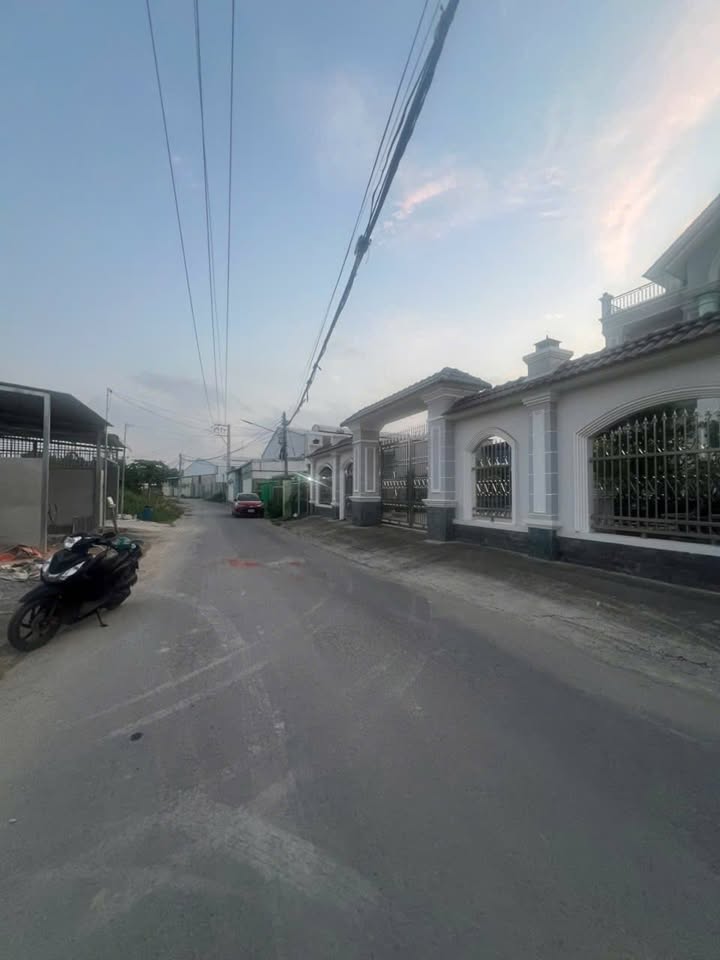 FrontHouse mặt tiền Khánh Bình 45, Tân Uyên, 177m² chỉ 2 tỷ - Kinh doanh sầm uất!