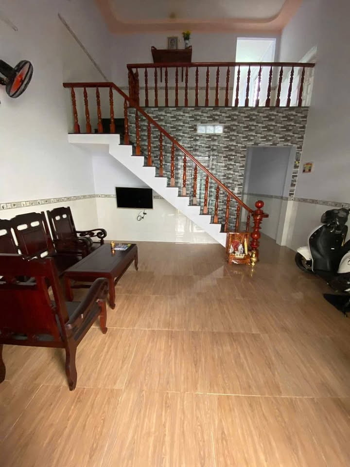 Nhà riêng Tân Hiệp, Tân Uyên 100m² giá 1.3 tỷ - Kiên cố chắc chắn, gần trường học!