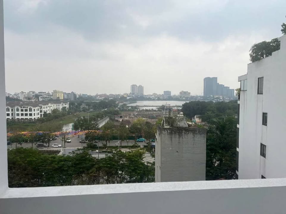 Nhà 7 tầng Trịnh Công Sơn 60m² giá thỏa thuận - Khu vực vàng Hồ Tây!