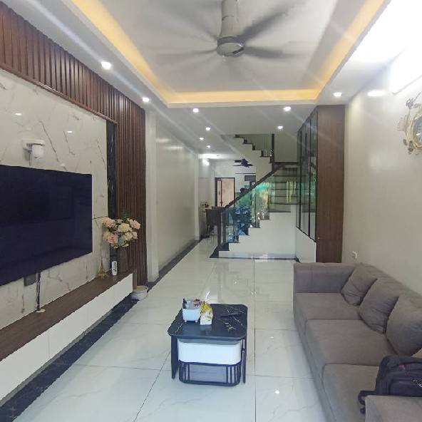 Nhà riêng Đông Thắng 50m² giá 10 tỷ - Thiết kế hiện đại, ô tô đỗ cửa!