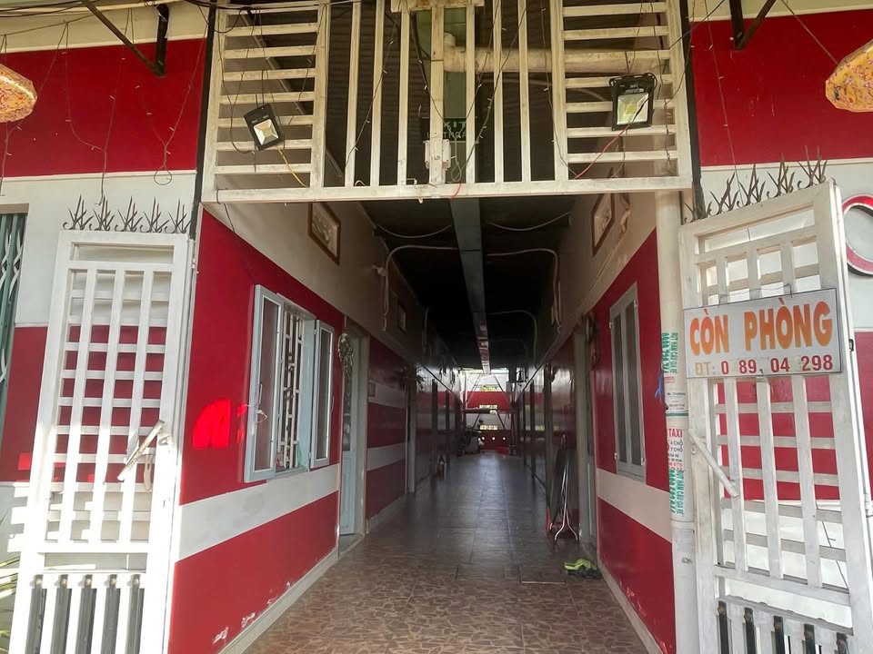 Nhà nghỉ 12 phòng tại xã Túc Trưng, Định Quán, 300m² giá 3 tỷ - Kinh doanh tốt!