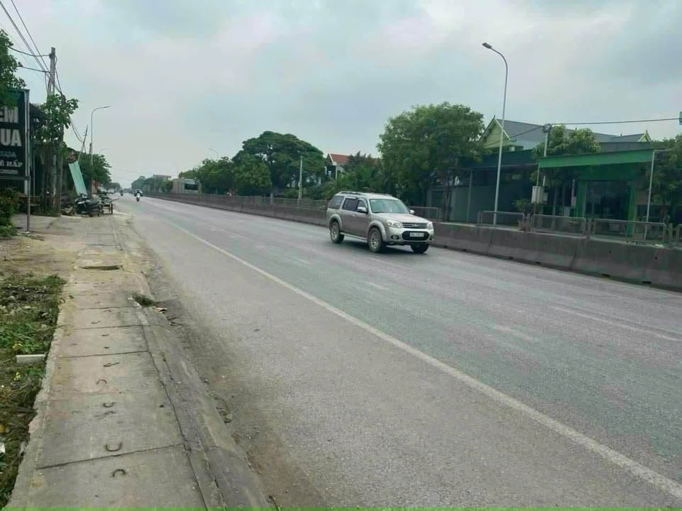 Đất nền Quảng Xương 112m² giá 2.1 tỷ - Kinh doanh sầm uất ngay mặt đường Quốc lộ 1A!