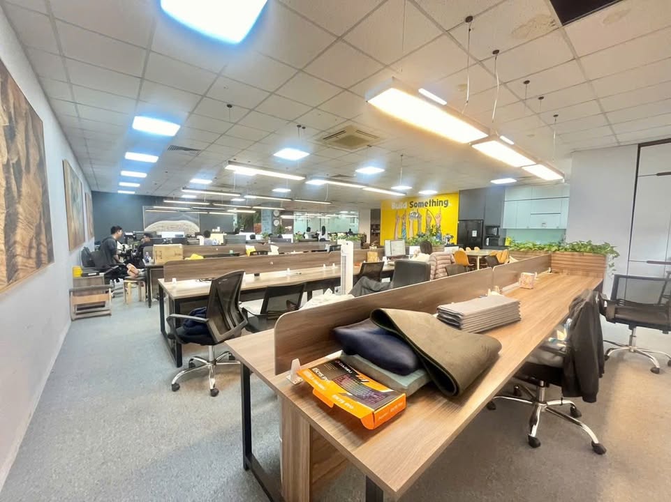 Văn phòng cho thuê tại phố Duy Tân, Cầu Giấy 350m² - Toà building siêu đẹp!
