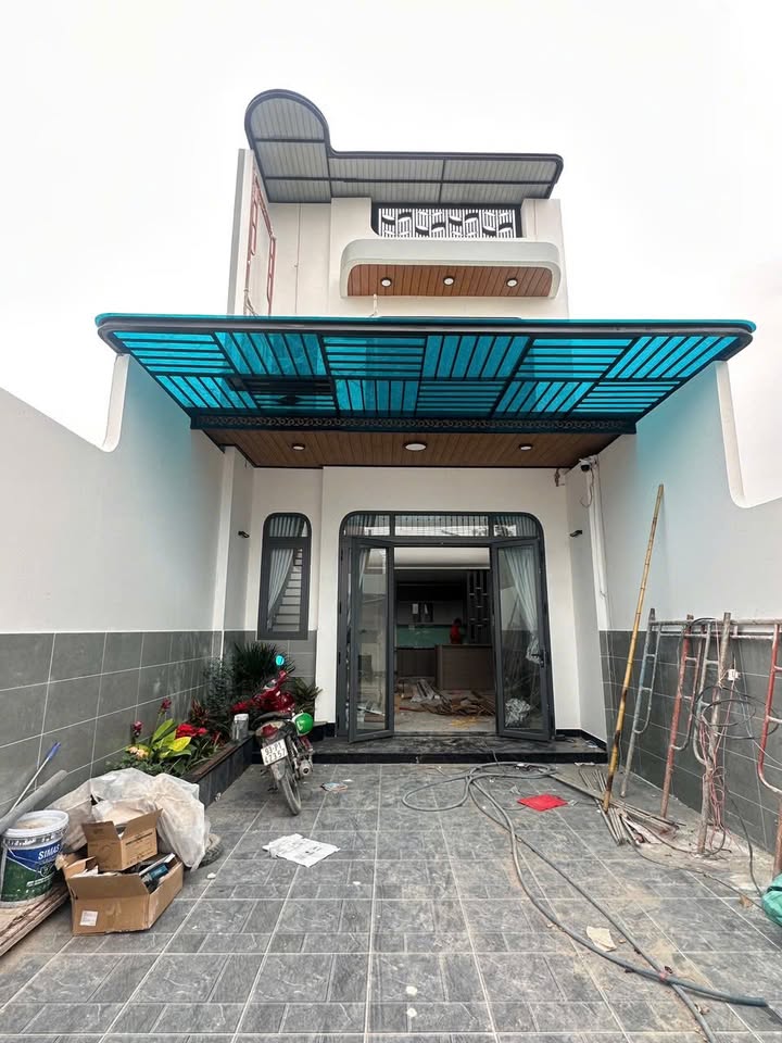 Nhà đẹp tại Mỹ Hạnh Nam, Long An 180m² giá 3.15 tỷ - Sân vườn tuyệt đẹp!