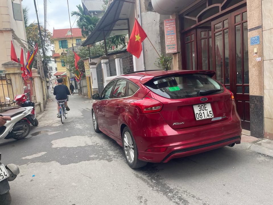 Nhà đẹp Tân Mai 60m² giá 12.9 tỷ - Ô tô đỗ trong nhà, kinh doanh thuận lợi!