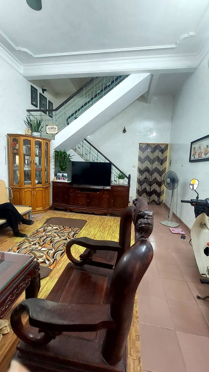 Nhà 2 tầng Thụy Khuê 70m² giá mềm - Cách Hồ Tây chỉ 50m!