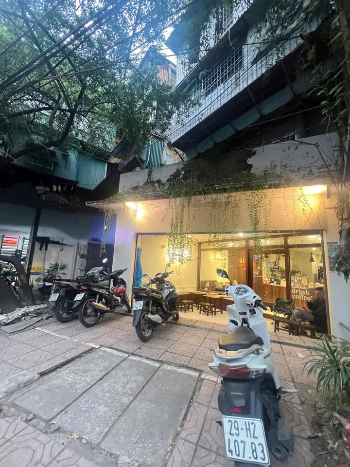 Mặt bằng kinh doanh Cafe Huỳnh Thúc Kháng - Đống Đa 180m² - Giá thuê cực hợp lý!