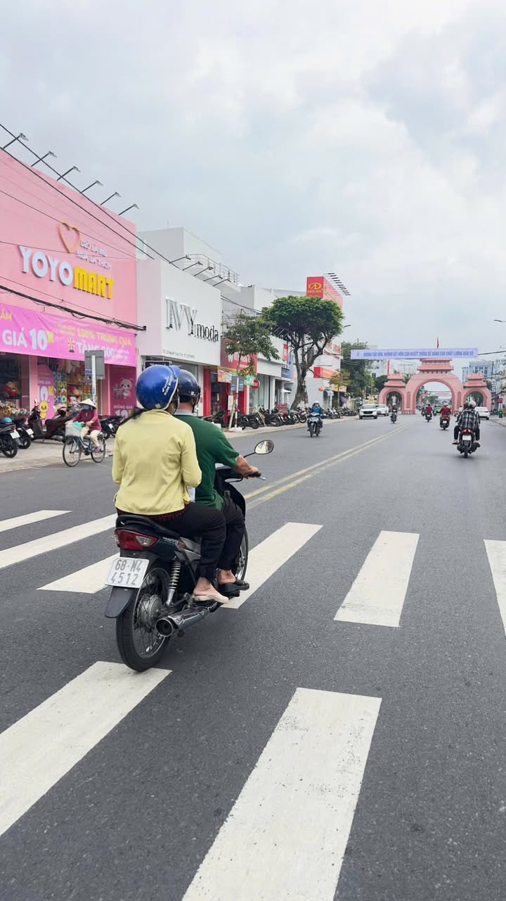 Bán nhà mặt tiền đường Nguyễn Trung Trực, Rạch Giá 130m² - Đang cho thuê thu nhập cao!