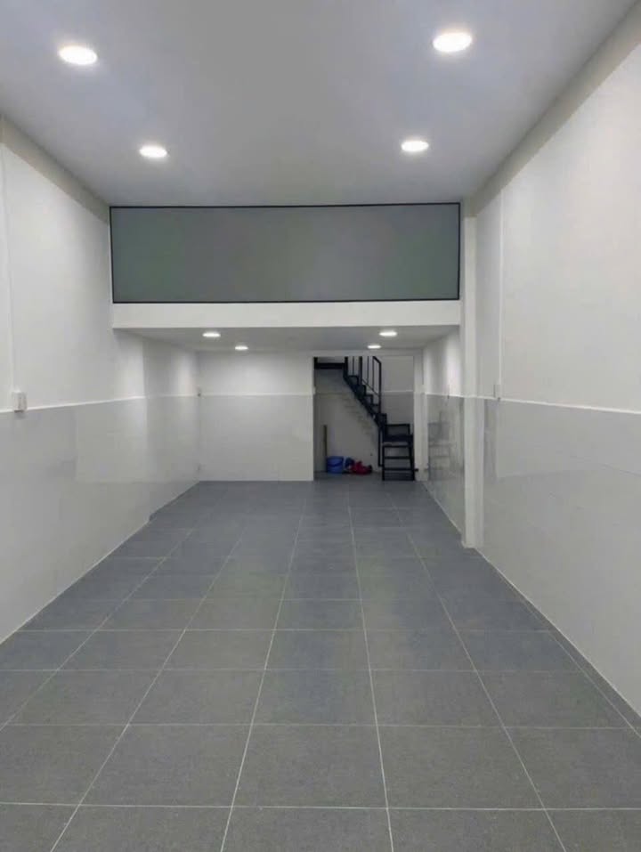 Cho thuê mặt tiền Lê Văn Lương, Quận 7 - Diện tích 88m², giá 25 triệu/tháng - Nhà mới, vào ở ngay!