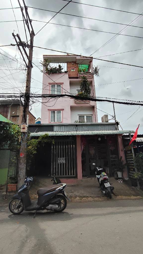 Nhà mặt tiền Chợ Bình Chánh, 105m² giá 10.6 tỷ - Sổ hồng chính chủ!