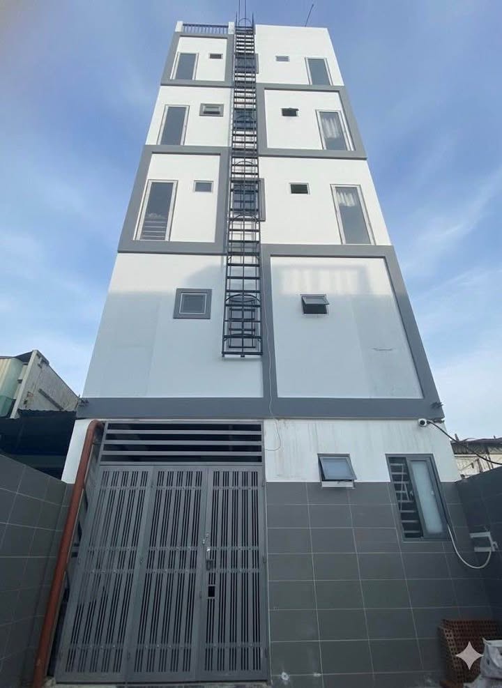 Chính chủ bán căn hộ dịch vụ 6 tầng tại quận 9, 131.1m², giá 22,9 tỷ - Dòng tiền 1,4 tỷ/năm!