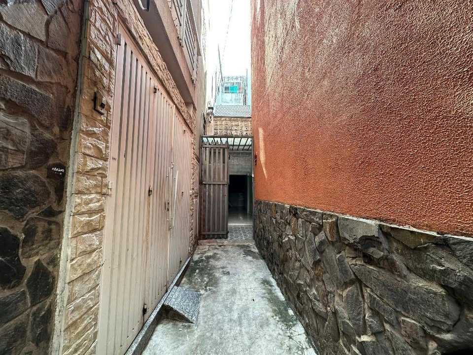 Nhà Hoàng Diệu, Phú Nhuận 35m² giá 3.5 tỷ - Nhà trống, xem sổ ngay!