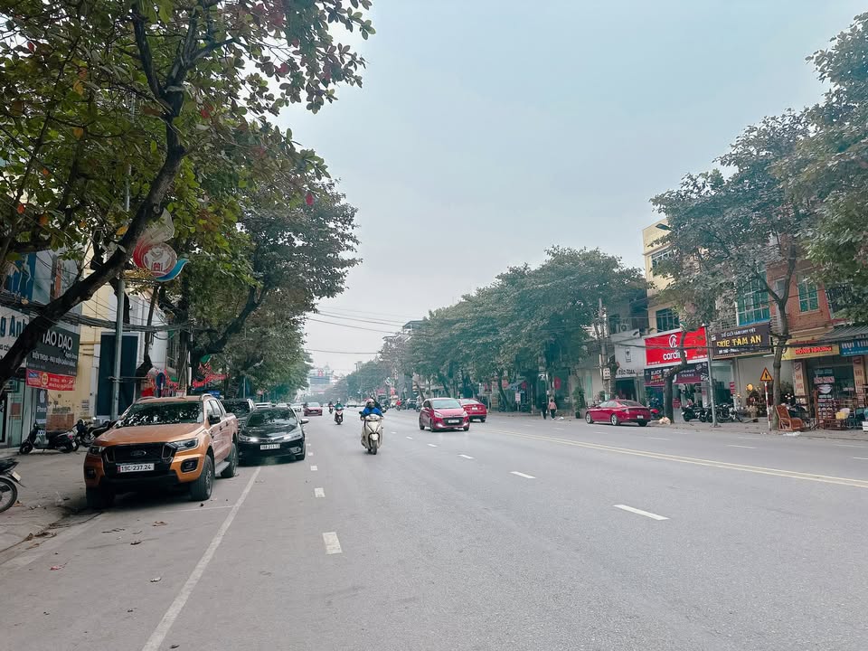 Nhà 4 tầng mặt tiền Đại Lộ Hùng Vương 75m² giá 13 tỷ - Kinh doanh đỉnh cao!