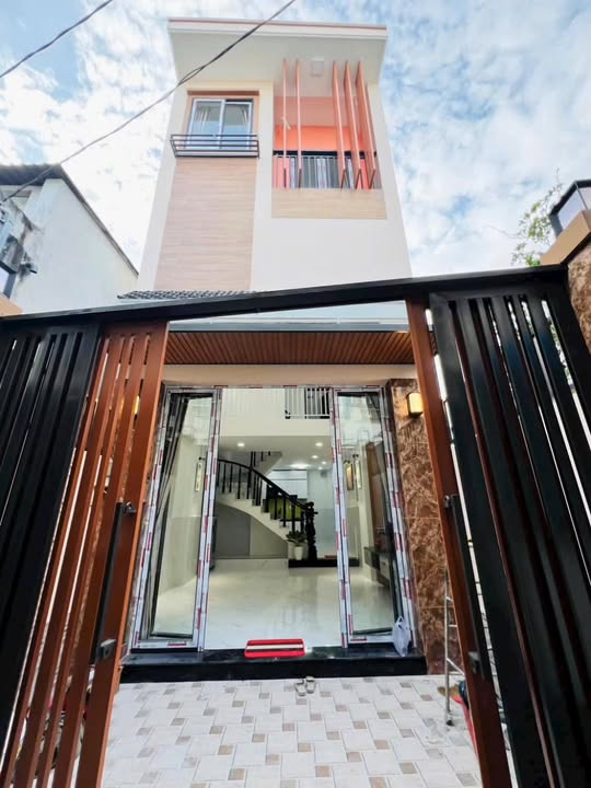 Nhà mới hoàn thiện Mai Hắc Đế, Q8 - 39m² giá 5.18 tỷ - Sổ hồng chính chủ!