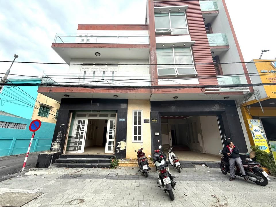 Nhà 3 tầng mặt tiền Hà Huy Tập 203m² - Gần Trường Tiểu Học Bế Văn Đàn