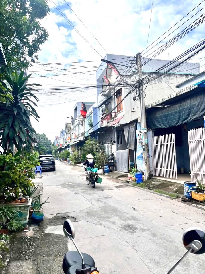 Nhà cho thuê 60m² đường Hai Bà Trưng, Dĩ An - Giá cực tốt chỉ 5.5 triệu!