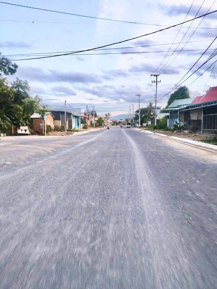 Đất mặt tiền đường Lạc Bình, Diên Lạc, Khánh Hòa 126m² giá 1.89 tỷ - Cơ hội đầu tư tuyệt vời!