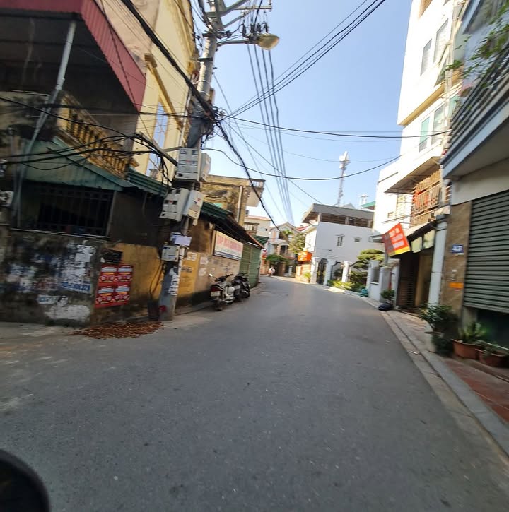 Nhà 3 tầng Đông Dư, Gia Lâm 111m² giá 11 tỷ - Sổ đỏ chính chủ giao dịch ngay!