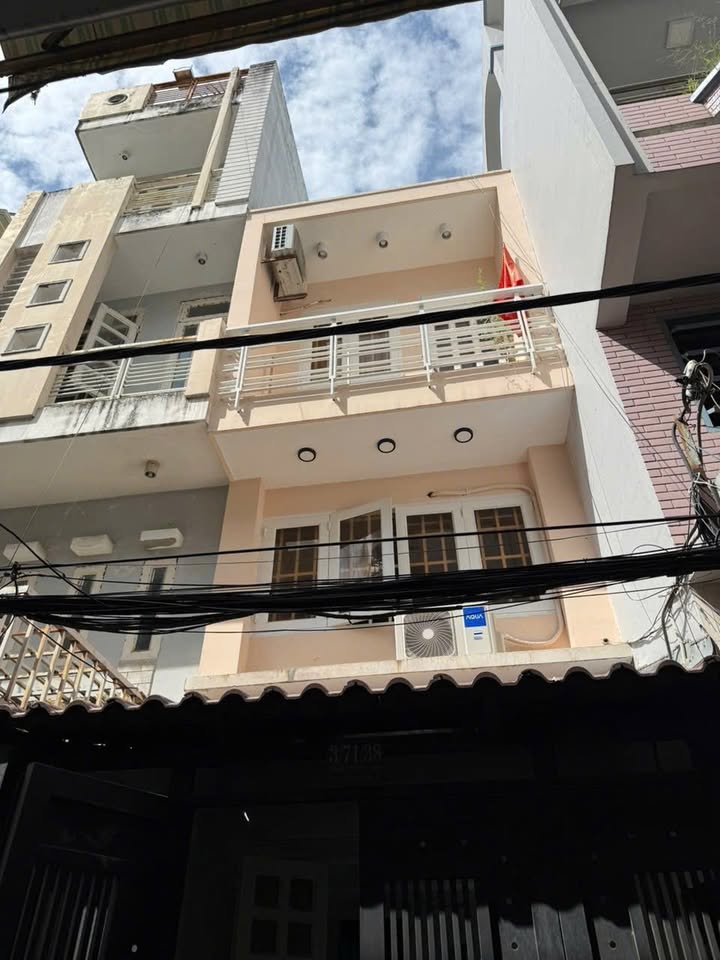 Nhà hẻm 3 Thành Thái, Quận 11, 45m² giá 6.9 tỷ - Hướng Đông Nam, tiện ích đầy đủ!