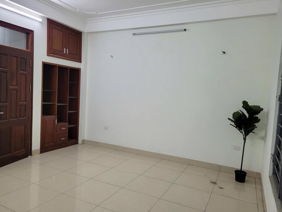 Văn phòng cho thuê tại Linh Đàm 60m² giá 5 triệu - Khu vực an ninh tốt!