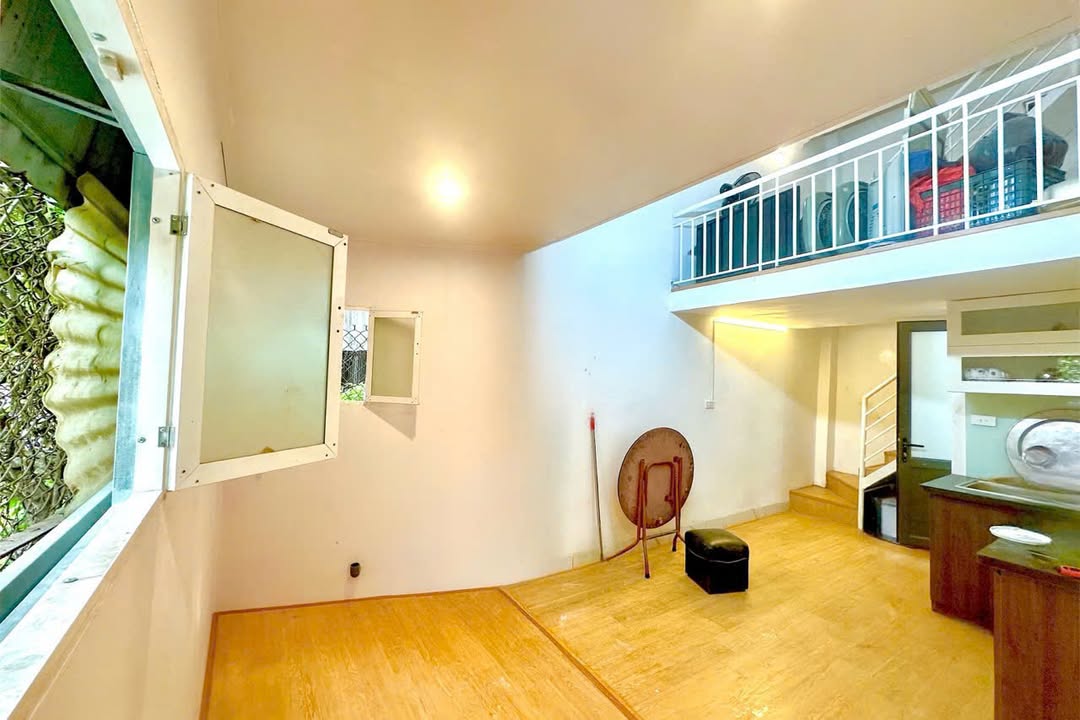 Nhà cho thuê ngõ 80 Chùa Láng 25m² giá 11.5 triệu - Full đồ chỉ việc vào ở ngay!