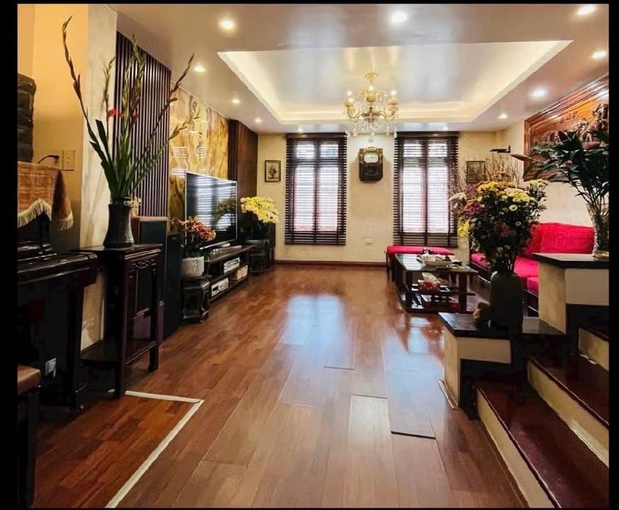 Nhà 6 tầng Hoàng Hoa Thám, Thụy Khuê 32m² giá 10 tỷ - Đầy đủ nội thất, chỉ việc vào ở!