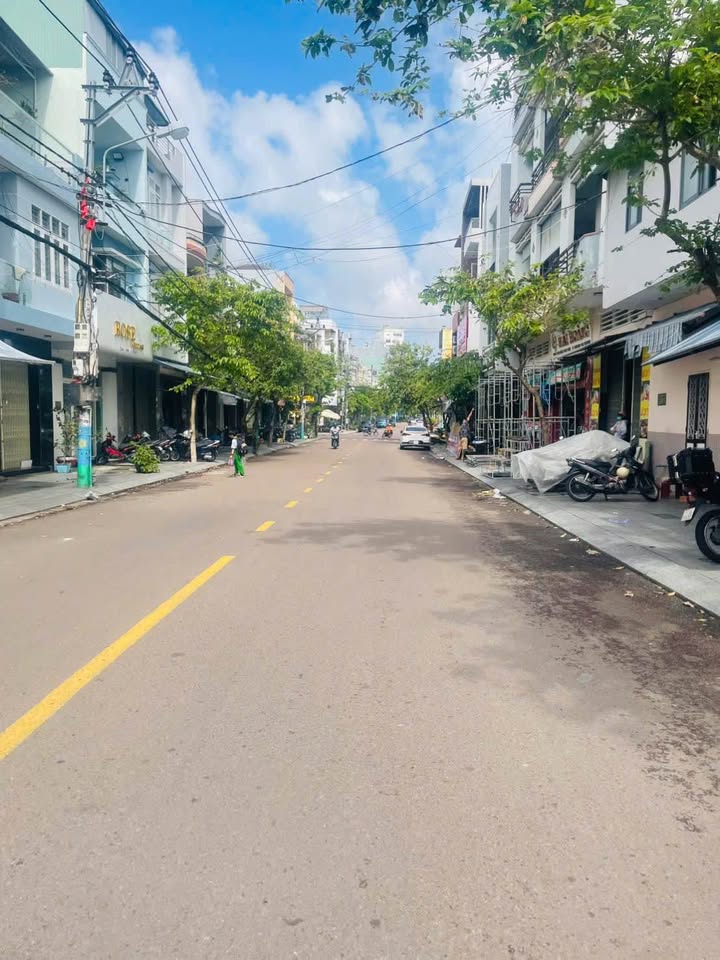 Nhà góc 3 tầng Nguyễn Thái Học, Quy Nhơn 60m² giá 7.4 tỷ - Cơ hội đầu tư lý tưởng!