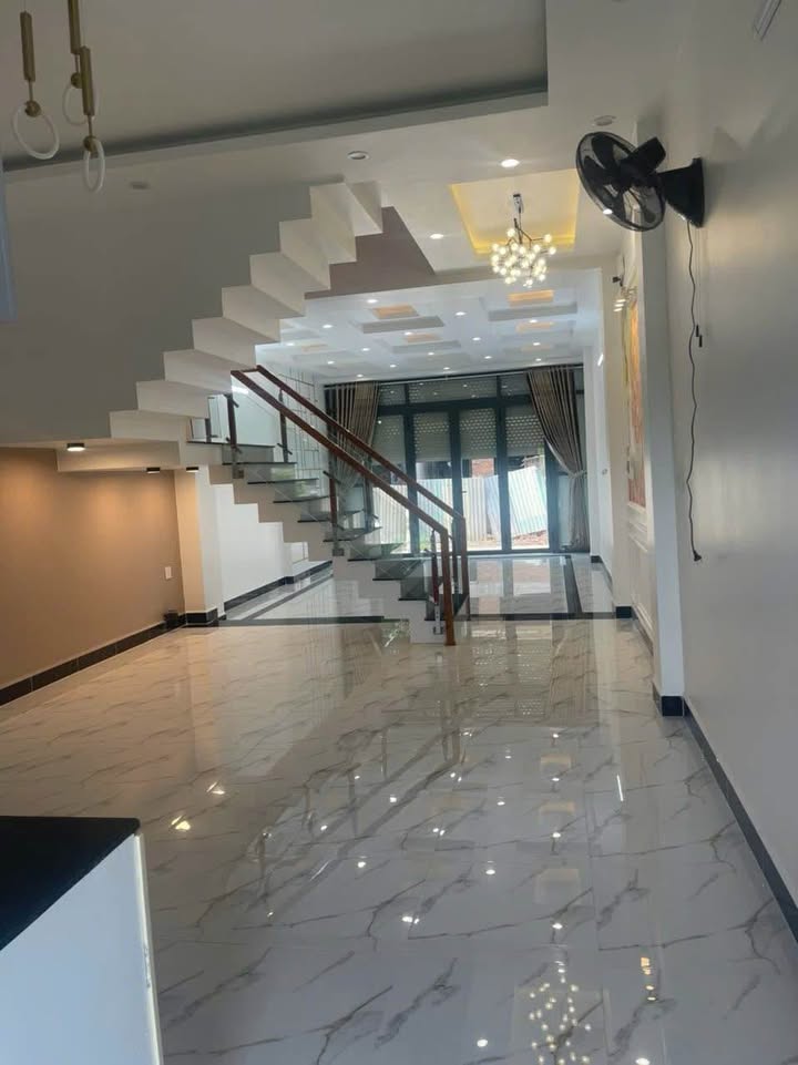 Bán nhà 3 tầng Đường Số 8, Mỹ Phước, Long Xuyên 80m² - Đầu tư sinh lời hấp dẫn!