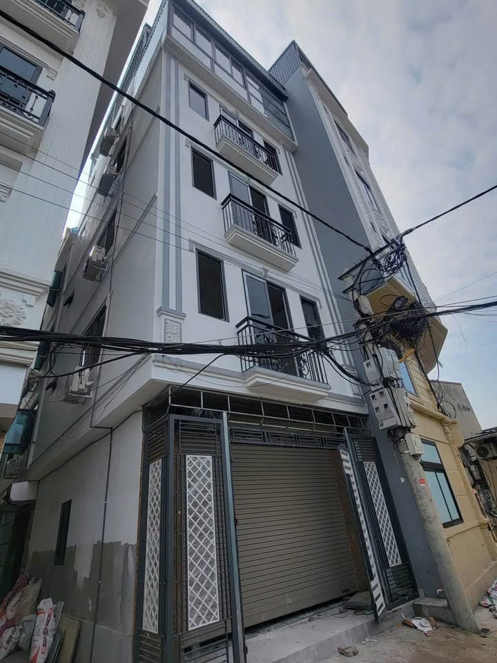 Nhà đẹp Phú Lương Hà Đông 31m² giá 8 tỷ - Thiết kế thông sàn, thang máy tiện ích!