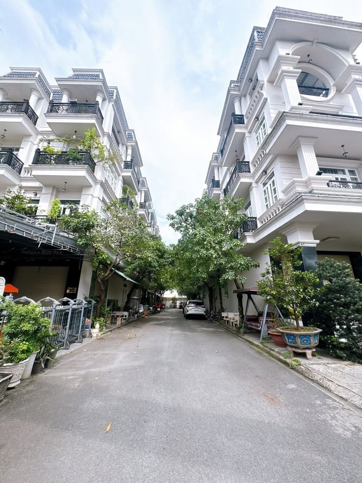 Townhouse Điền Thuận Starhill quận 12, 64m² giá 7.3 tỷ - Nhà mới 98%